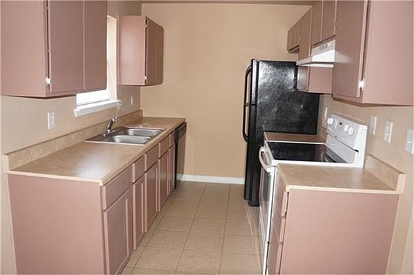 1st image of 1011 Gunnison St APT C