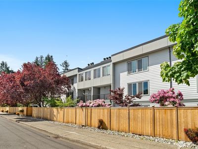 13717 Linden Avenue N #210, Seattle, WA, 98133