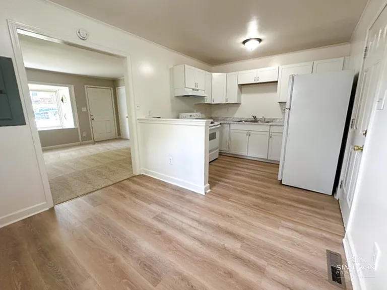 4210 Welling Ave — Photo 3