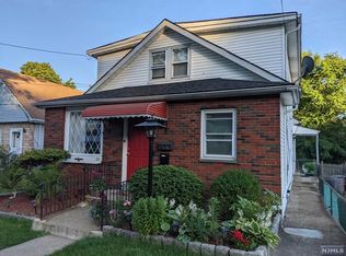 10 Hodges Pl, Haledon, NJ
