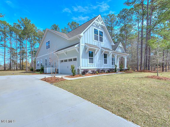 3rd image of 584 Hearthside Drive SE #21