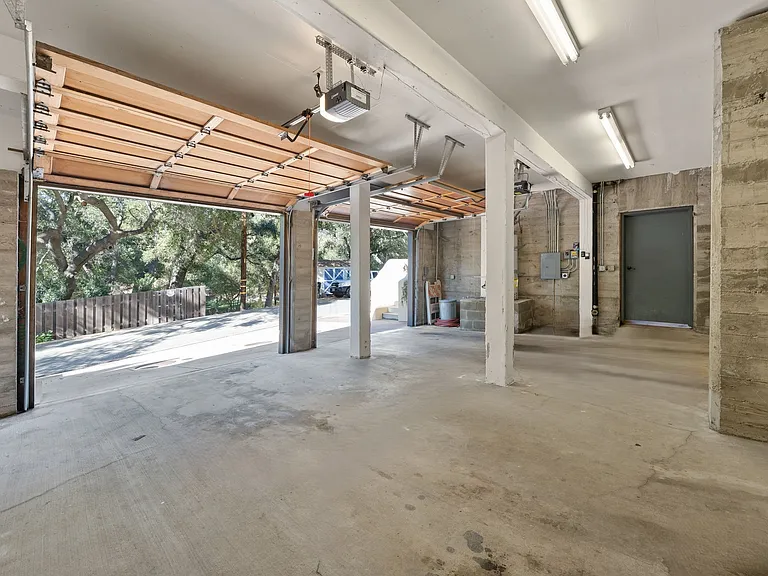 Oversized garage