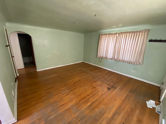 2nd image of 2081 S Lincoln St