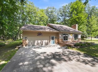 206 Larkmoor Ln, Roscommon, MI 48653