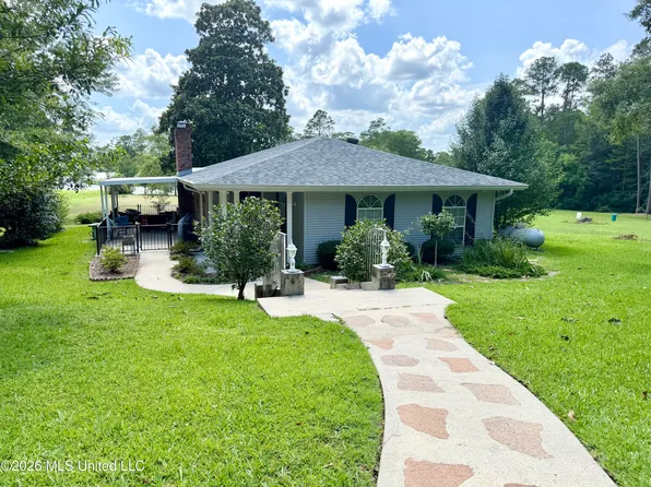 708 Lakeside Dr, Carriere, MS 39426