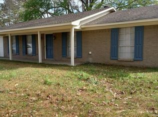 102 Red Oak Rd, Clinton, MS 39056