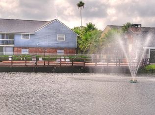 200 Country Club Dr APT 707, Largo, FL 33771