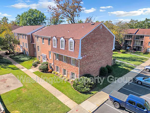 736 Quince Orchard Blvd #T2 Photo 1