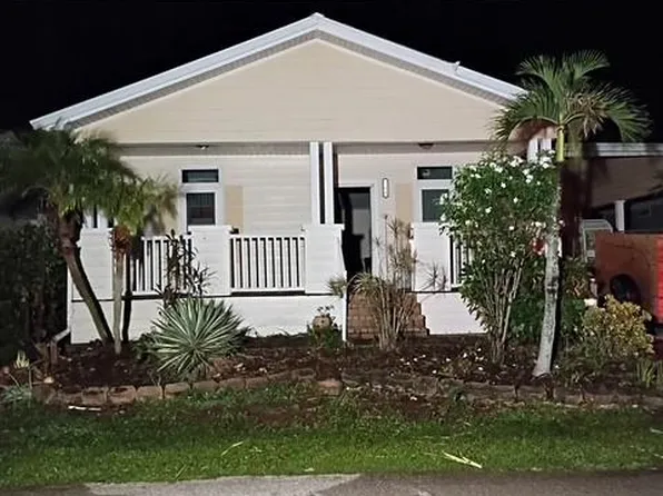 746 Pirates Rest Rd, North Fort Myers, FL 33917