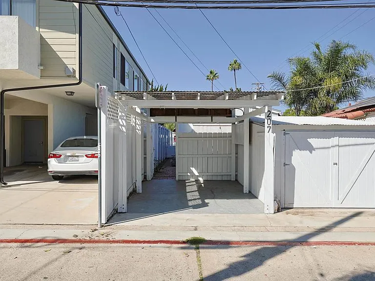 207 C Ave — Photo 31