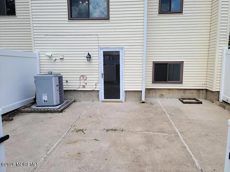 215 Clubhouse Dr — Photo 20
