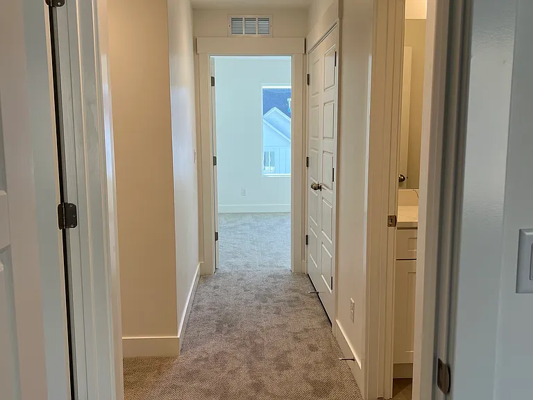 1002 W Mountain Hollow Way — Photo 13