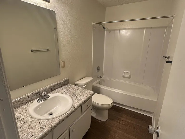 6129 Heathstone Ln #D — Photo 5