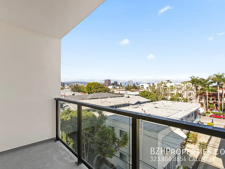 Bedford Twenty - Luxury Condos — Photo 3