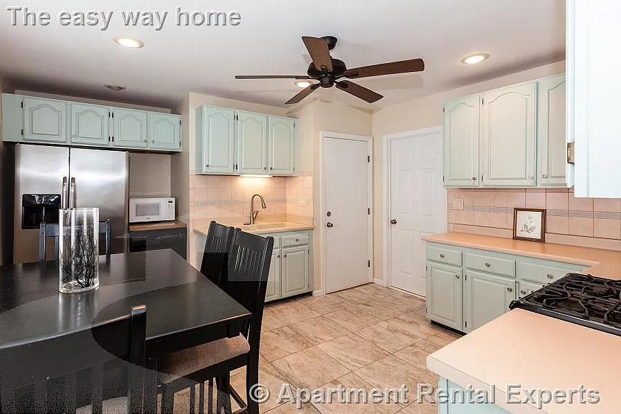 36 Florence St #2