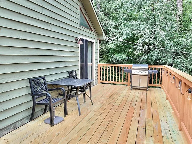 947 Lake Dr — Photo 20