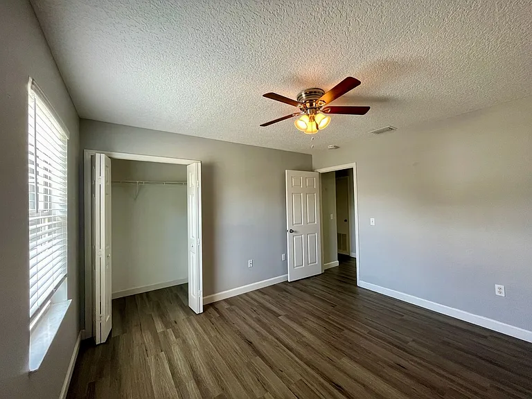 Village Park Townhomes | 2 & 3 Bedroom Apartments in Lady Lake, FL — Photo 52