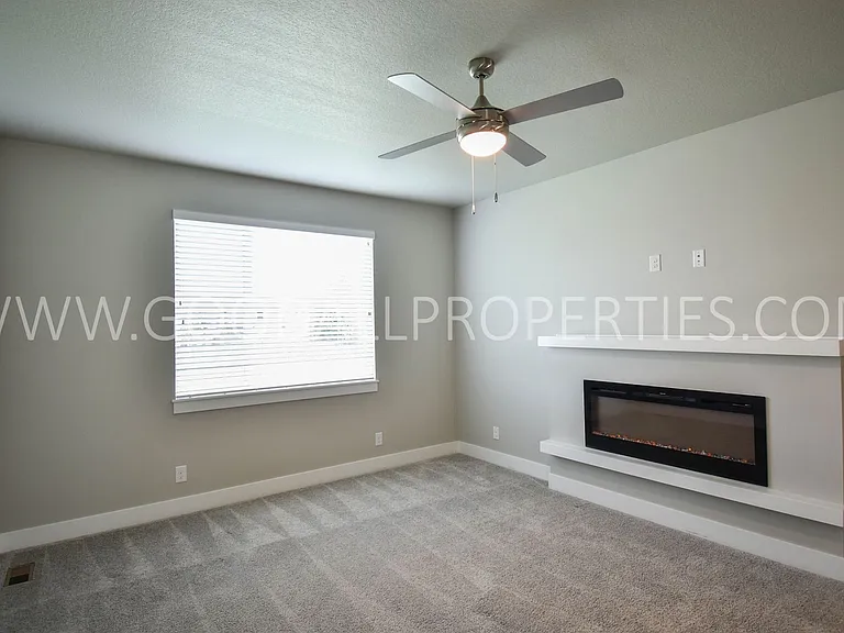 342 N Warrior Ln — Photo 6