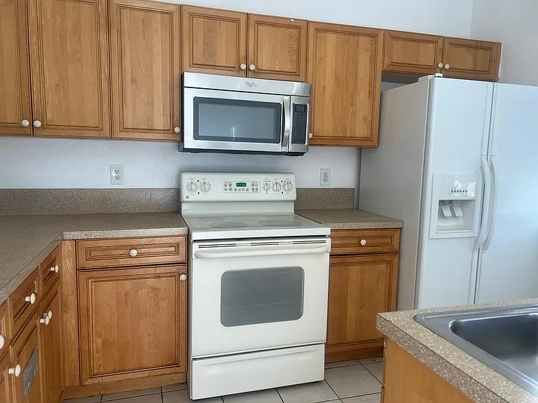 969 Abaco Ln — Photo 3