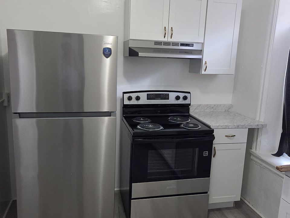 1st image of 100-102 N 9th St