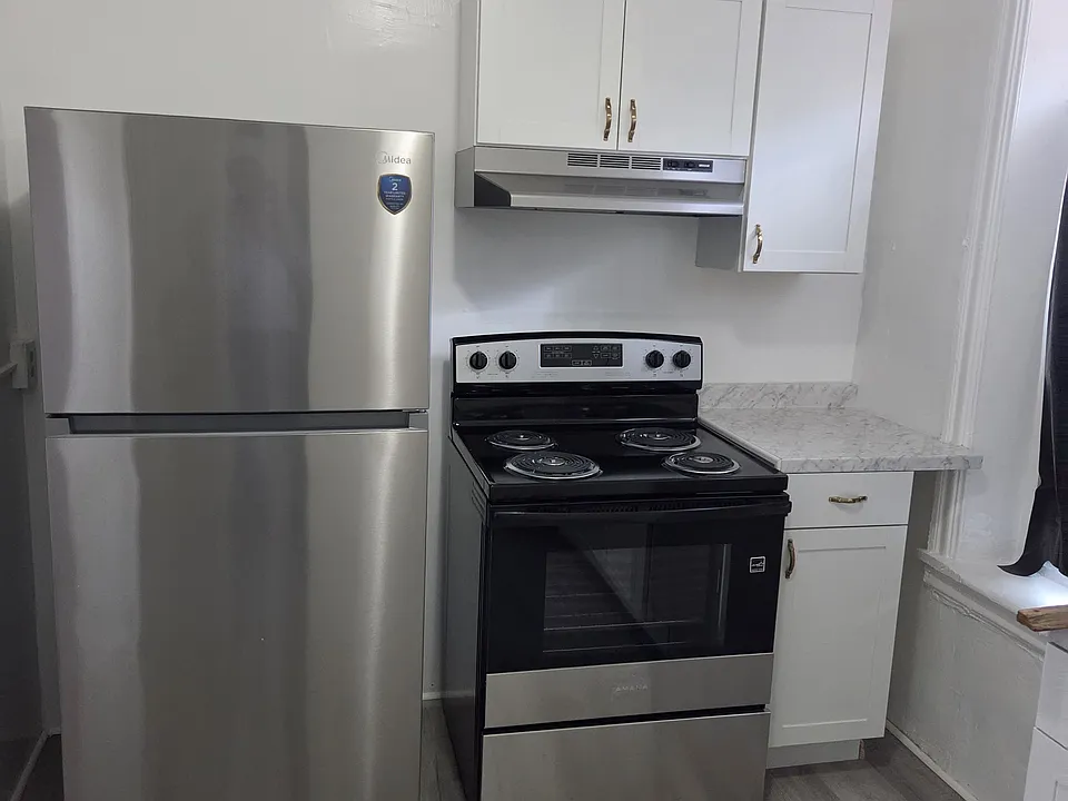 100-102 N 9th St