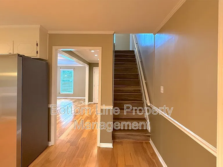 317 Treeline Dr — Photo 14