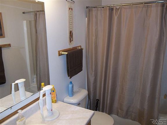 5th image of 1204 E 62nd St