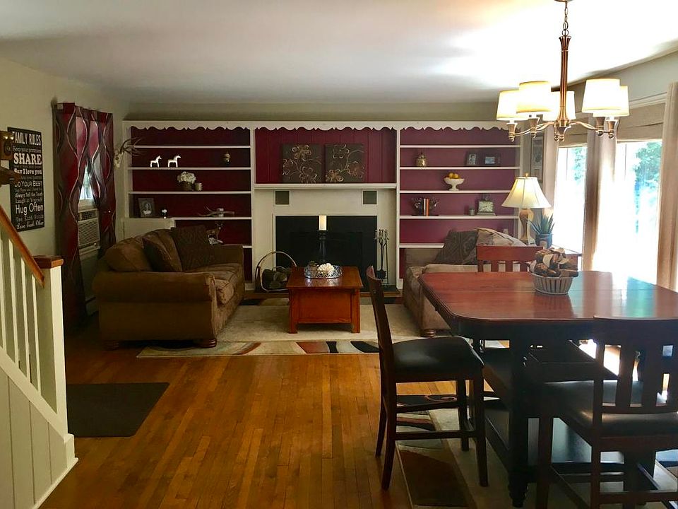 1st image of 211 Hillcrest Ct