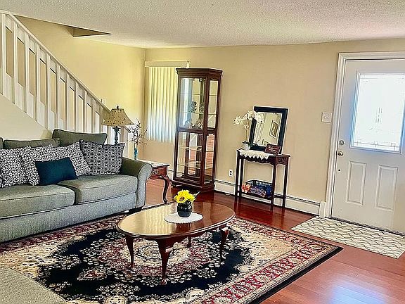 3rd image of 209 Blue Hen Rd