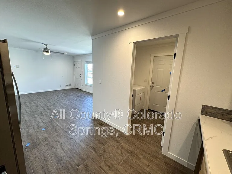 690 E Hahns Peak Ave — Photo 5