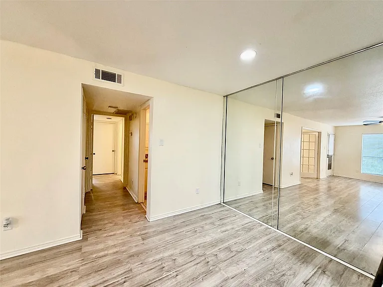 2120 Wilcrest Dr #121 — Photo 16