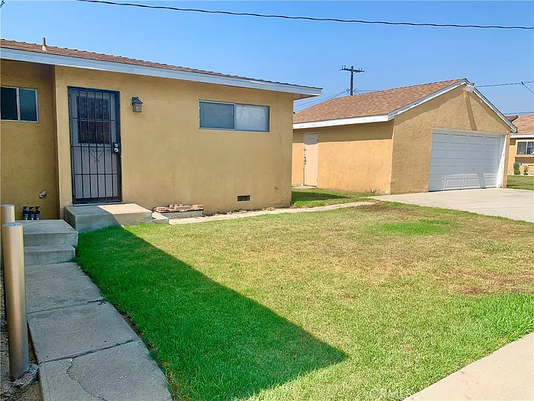 550 N Valencia Pl — Photo 1