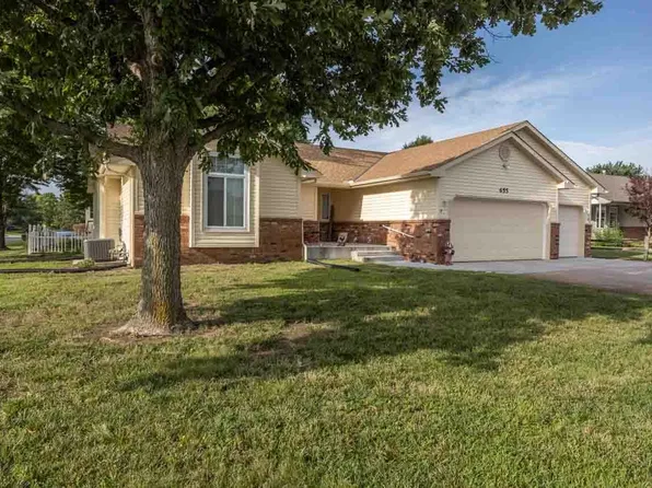 655 E 3rd St, Valley Center, KS 67147