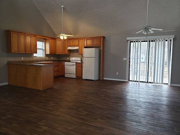 3rd image of 3830 Sugar Creek Dr