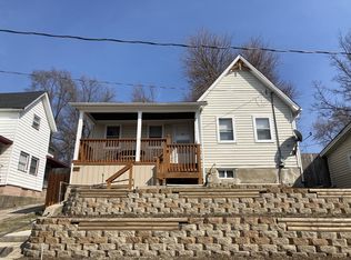 657 Wellington Ave, Elgin, IL 60120