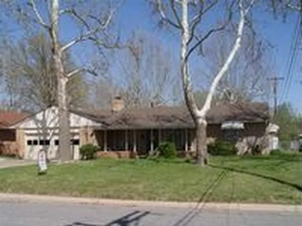 2306 N Van Buren St, Hutchinson, KS 67502