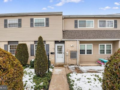 325 S Warminster Rd #A-8 1, Hatboro, PA, 19040