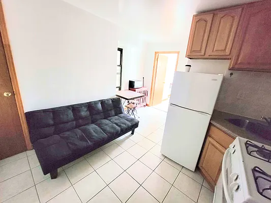 Rented by Downtown Mgt & Realty LLC | media 10