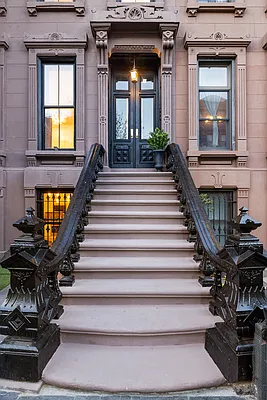 Rented by Bank Neary | media 19