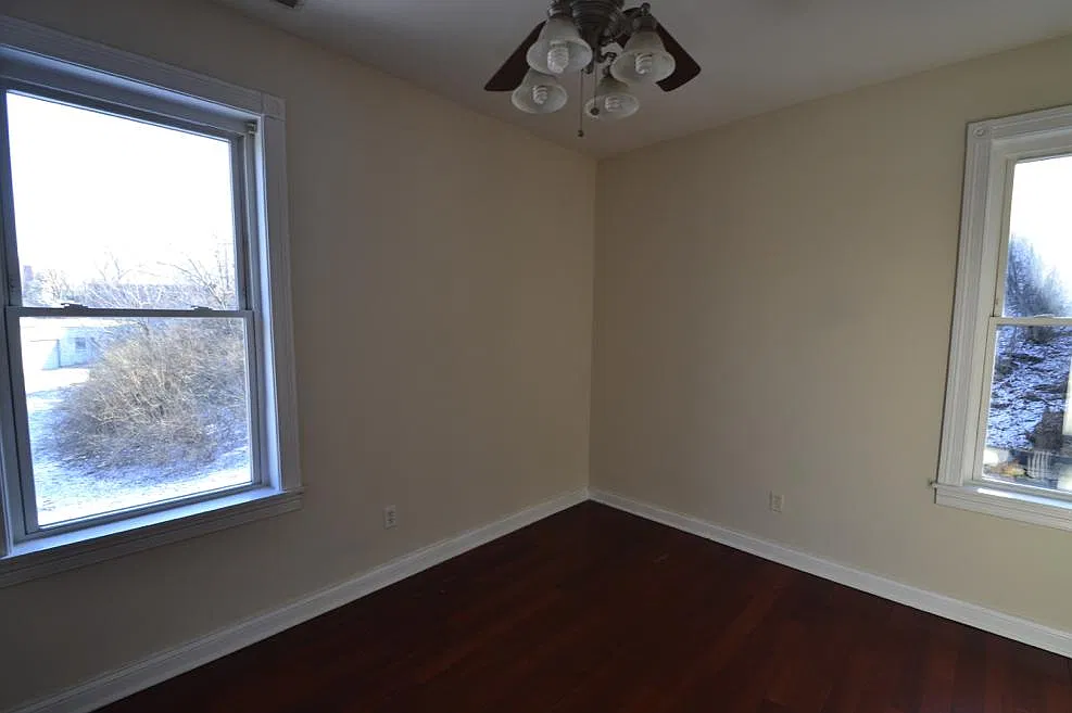 4 bed, $2,300 — Photo 3