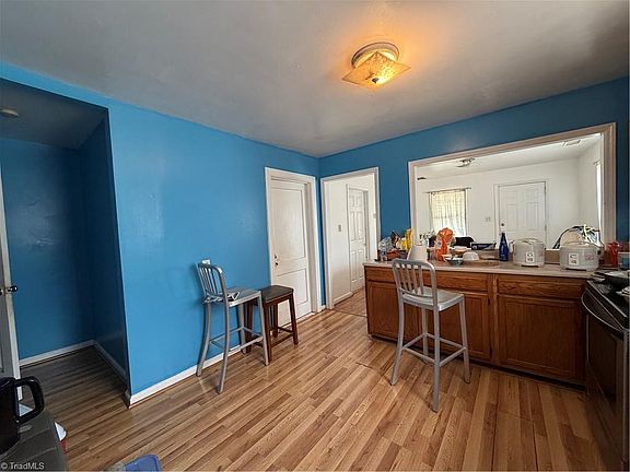 5th image of 3515 Irwin St
