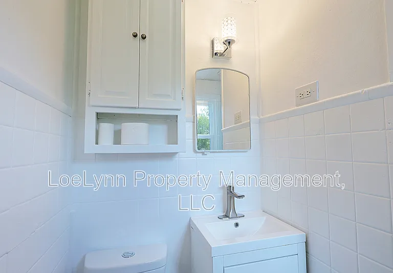 14210 Temple St — Photo 33