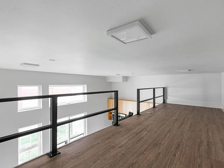 510 Broadway — Photo 17