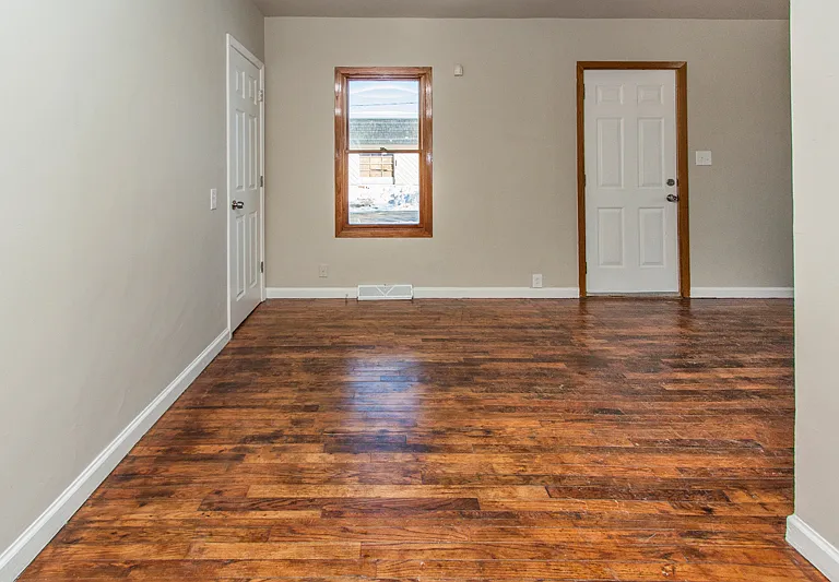 902 Titus Ave — Photo 4
