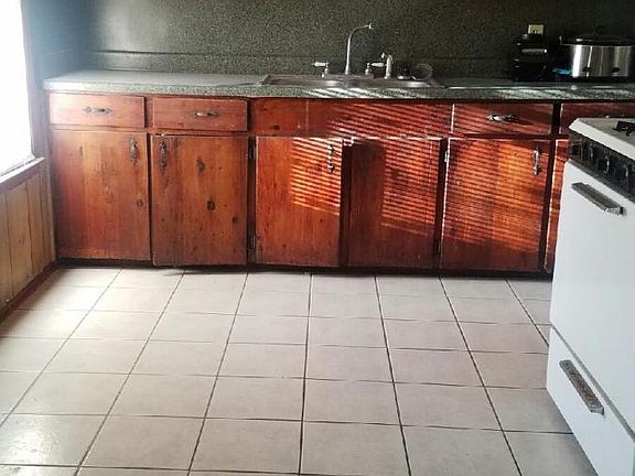 5th image of 1030 Whitaker Dr