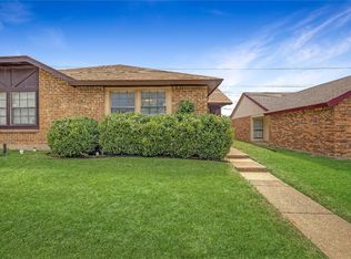 7333 Pineberry Rd, Dallas, TX 75249