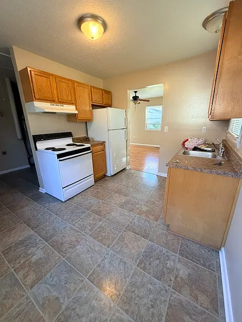 2 bed, $1,250 — Photo 3