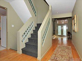3rd image of 54 Hyde Ct