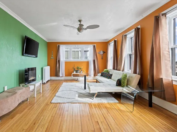 1983 North Summit AVENUE #41, Milwaukee, WI 53202