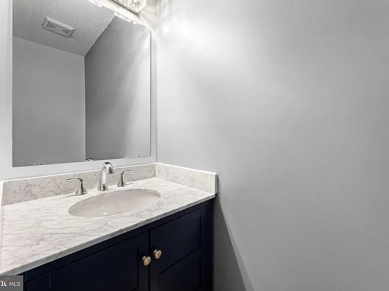 66 Cheverny Ct — Photo 7